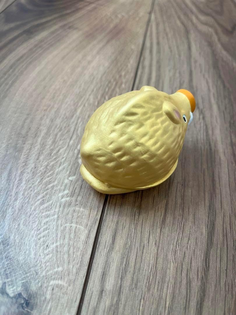 イノシシ型香合　干支香合　レア　希少　香を収納する蓋付きの小さな容器　陶器製？ 香合 干支香合 猪 イノシシ型香合 干支香合 レア 香を収納する蓋付き